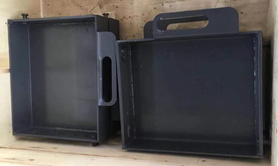 ABG6820攤鋪機料倉前擋板#24541300